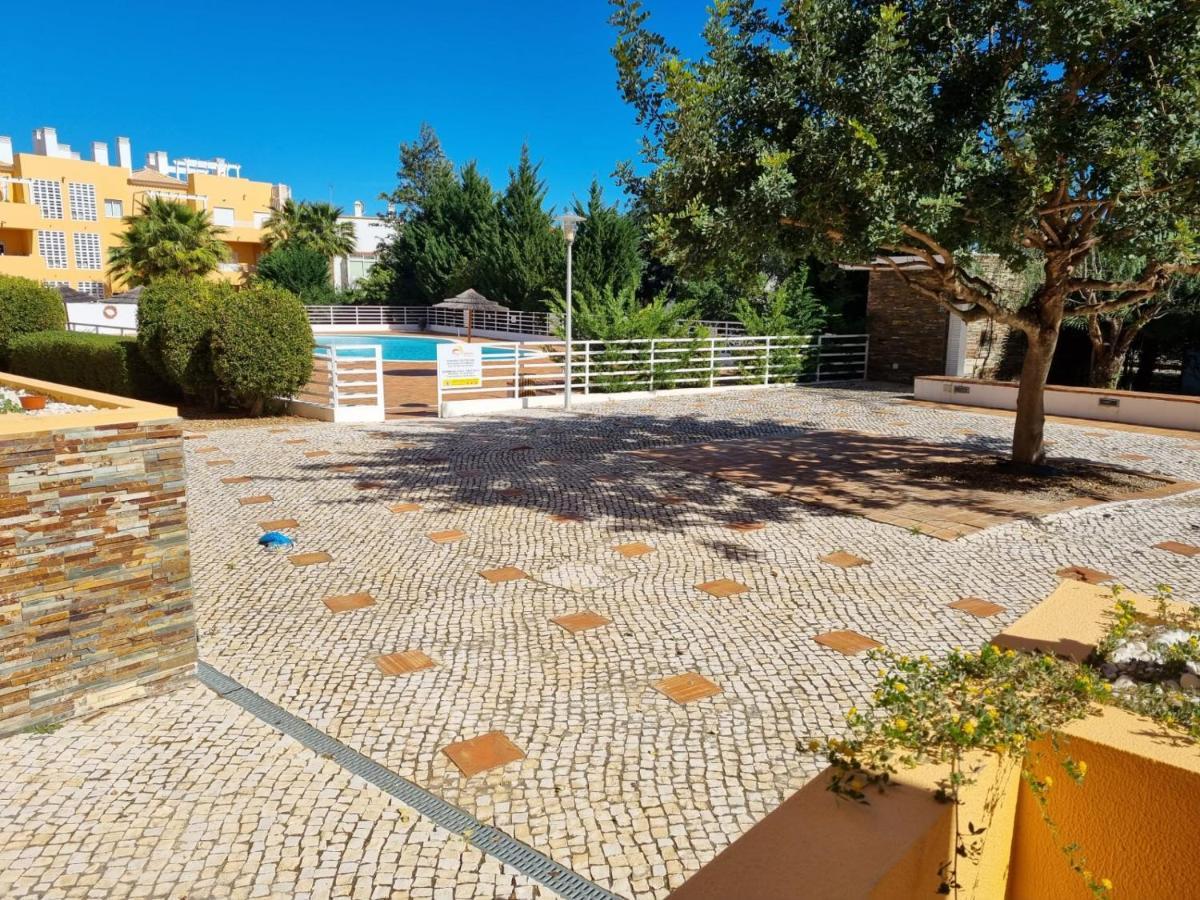 Marinho - 2 Bedroom 2 Bathroom Ground Floor Apartment With Communal Pool And Gardens Conceição Exterior foto