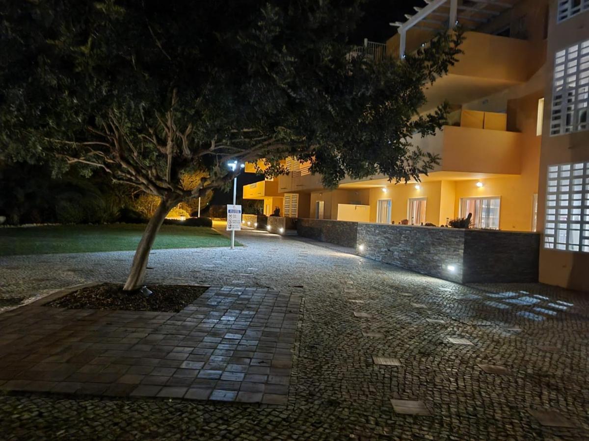 Marinho - 2 Bedroom 2 Bathroom Ground Floor Apartment With Communal Pool And Gardens Conceição Exterior foto