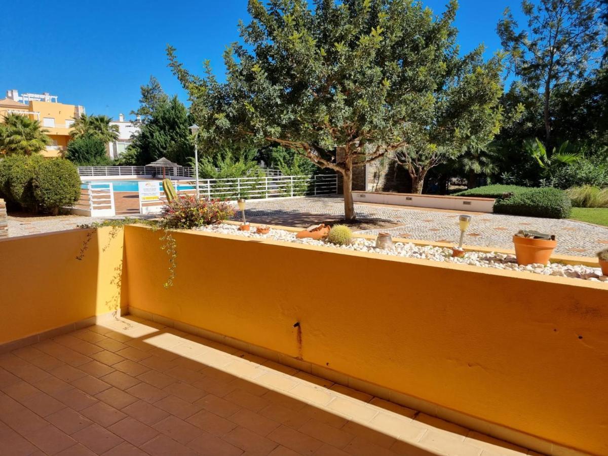 Marinho - 2 Bedroom 2 Bathroom Ground Floor Apartment With Communal Pool And Gardens Conceição Exterior foto